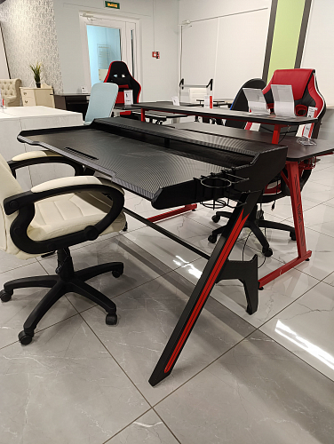 Компьютерный стол Gans black из шоурума 1